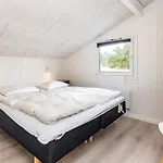 10 Person In Bindslev-by Traum