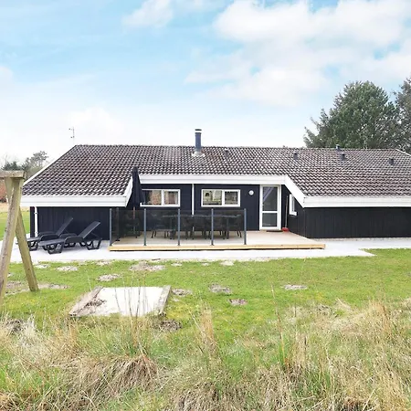 10 Person In Bindslev-by Traum