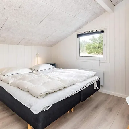 10 Person In Bindslev-by Traum
